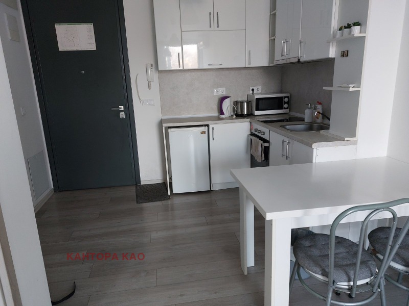 En renta  1 dormitorio Sofia , Meditsinska akademiya , 50 metros cuadrados | 77147788