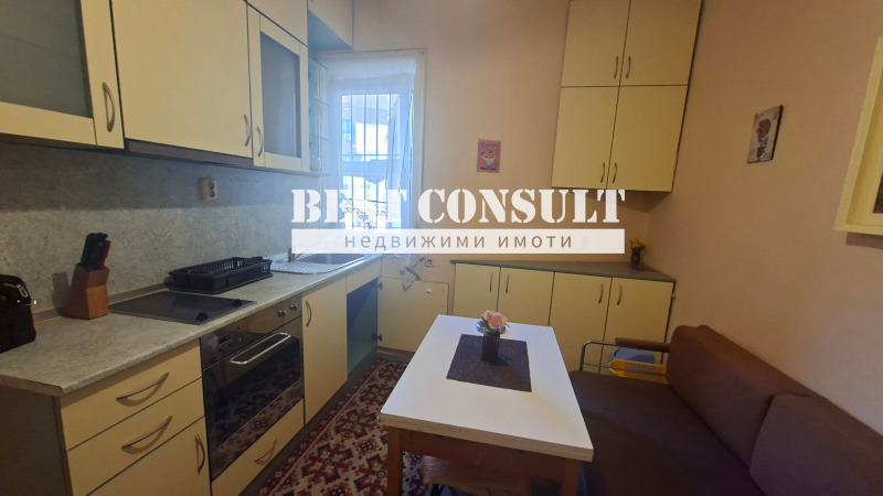 Te huur  1 slaapkamer Ruse , Tsentar , 60 m² | 22830211
