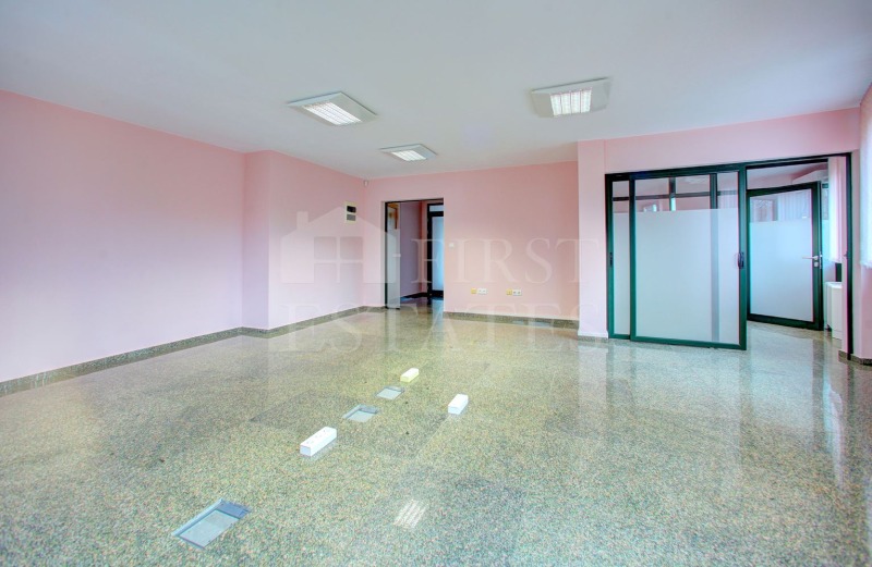 De inchiriat  Birou Sofia , Crâstova vada , 350 mp | 65905910 - imagine [5]