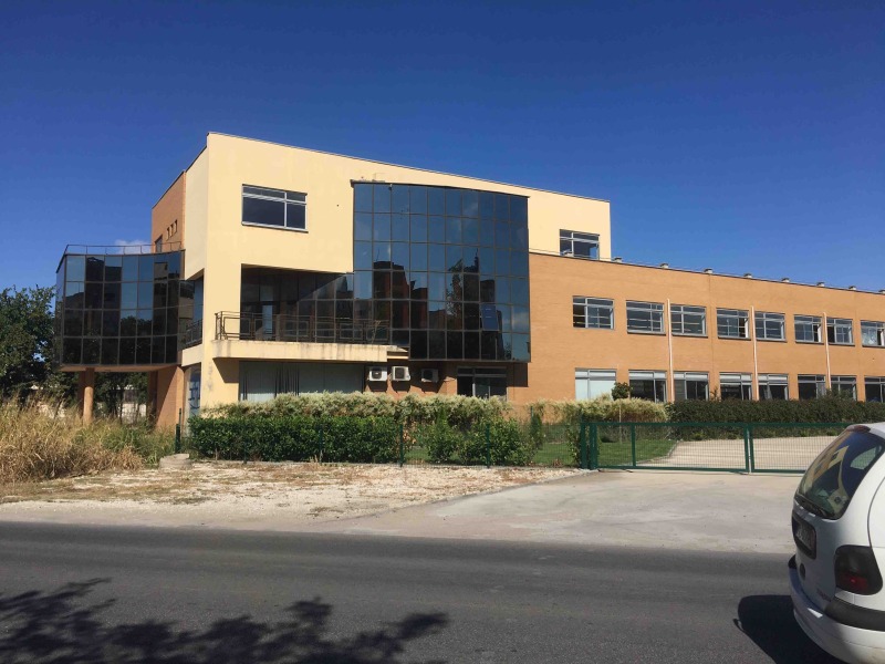 Дава под наем ПРОМ. ПОМЕЩЕНИЕ, гр. Пловдив, Индустриална зона - Тракия, снимка 2 - Производствени сгради - 52842700