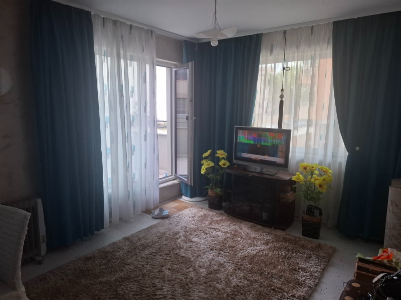 Zu vermieten  1 Schlafzimmer Plowdiw , Juschen , 75 qm | 64579257 - Bild [3]