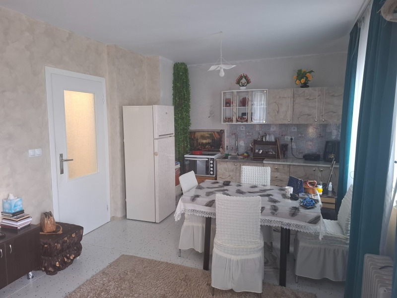 Zu vermieten  1 Schlafzimmer Plowdiw , Juschen , 75 qm | 64579257 - Bild [4]