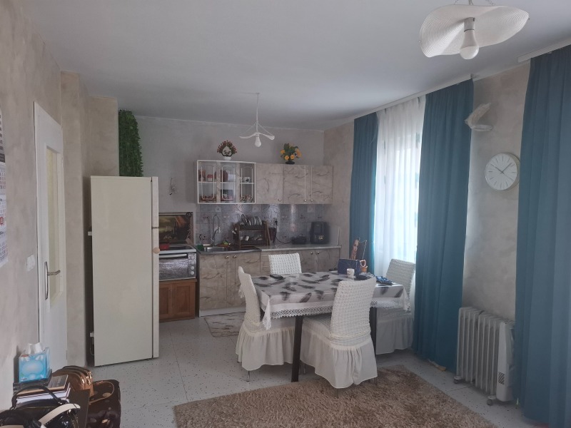 Zu vermieten  1 Schlafzimmer Plowdiw , Juschen , 75 qm | 64579257 - Bild [5]