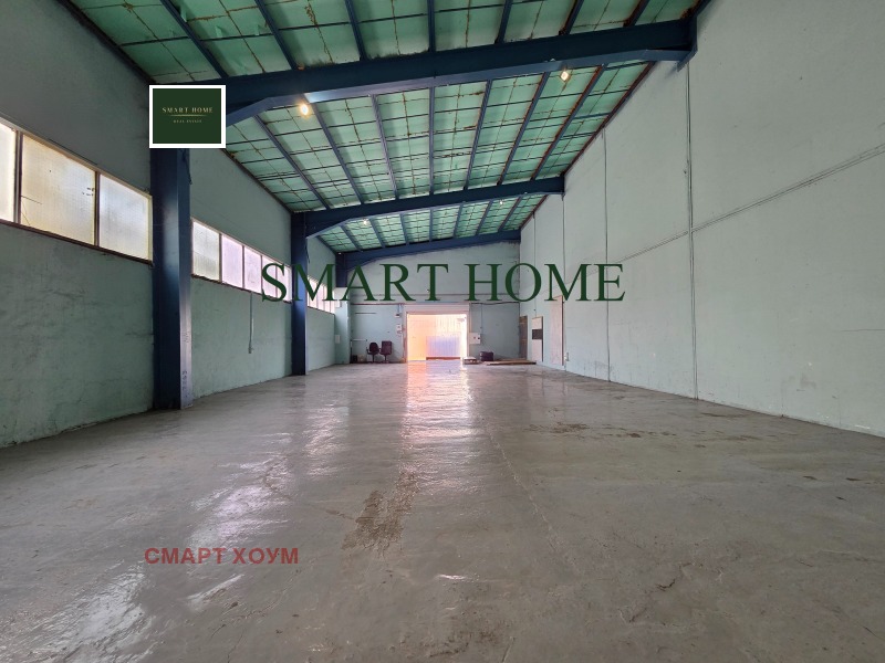 En renta  Almacenamiento Veliko Tarnovo , Buzludzha , 230 metros cuadrados | 99698579