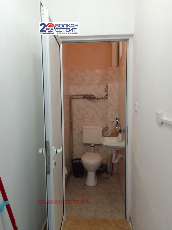 Дава под наем МАГАЗИН, гр. Велико Търново, Колю Фичето, снимка 4 - Магазини - 53734989