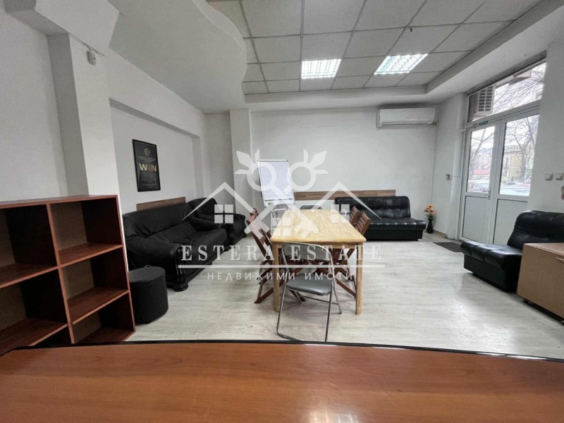 Дава под наем  Офис град Шумен , Пазара , 55 кв.м | 95561258 - изображение [2]
