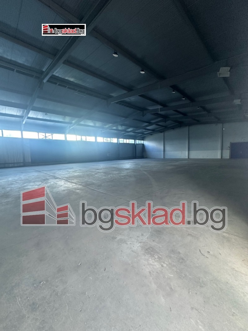 Дава под наем  Склад град София , Враждебна , 2641 кв.м | 17325252