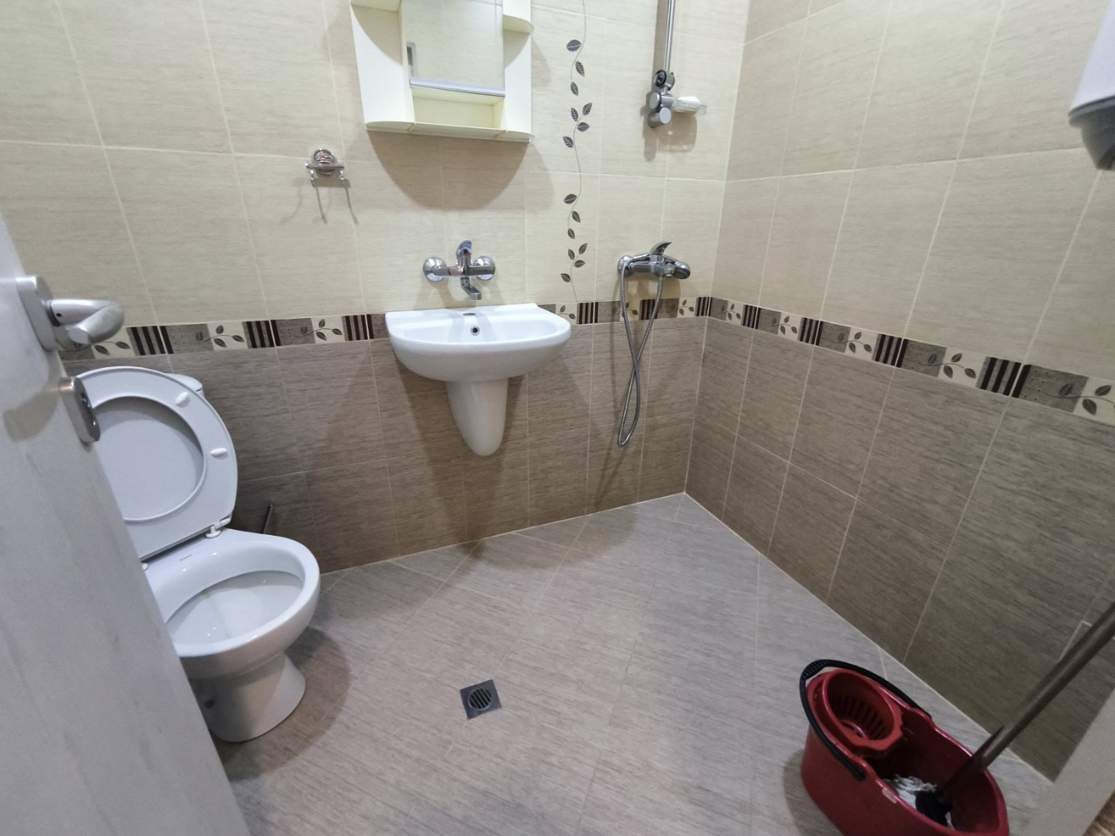 Дава под наем 2-СТАЕН, гр. София, Разсадника, снимка 3 - Апартаменти - 53605806