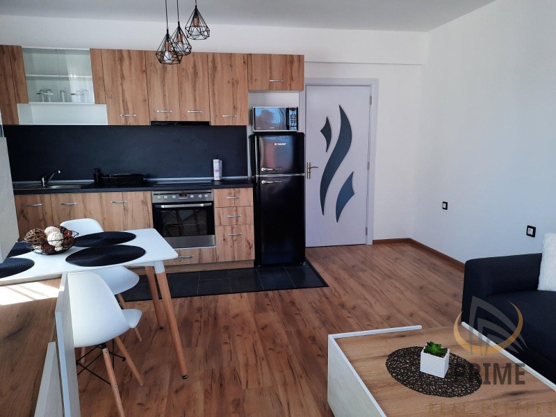 Til leie  2 soverom Burgas , Sarafovo , 88 kvm | 24195149 - bilde [2]