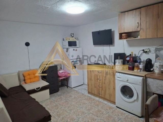 Под наем ЕТАЖ ОТ КЪЩА, град Варна, Автогара • 500 лв. / 255.65 € • 14061171 1