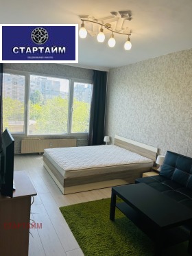 Studie Mladost 3, Sofia 12