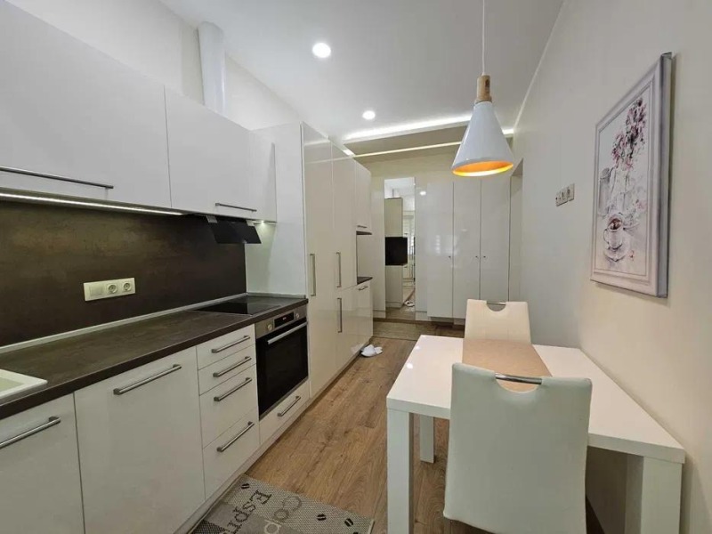 В оренду  1 спальня Варна , Център , 40 кв.м | 32529149