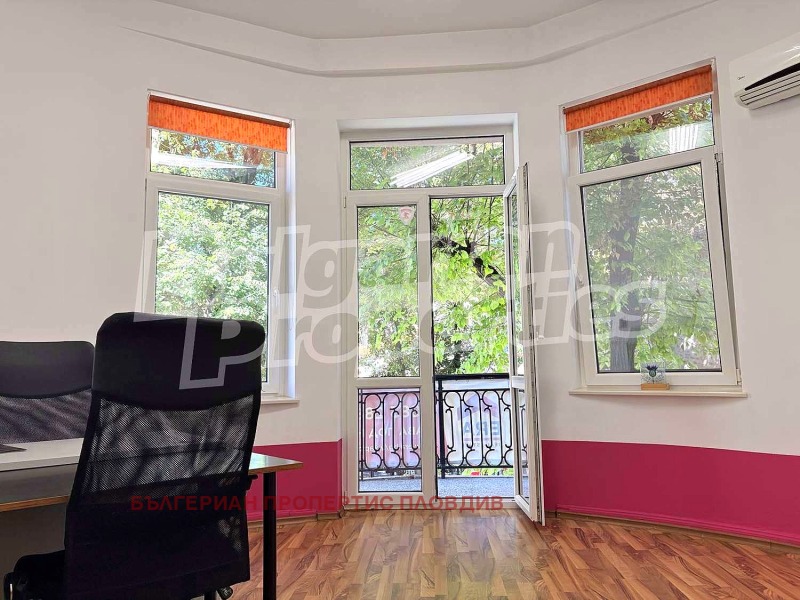 Da affittare  Ufficio Plovdiv , Tsentar , 170 mq | 47028037