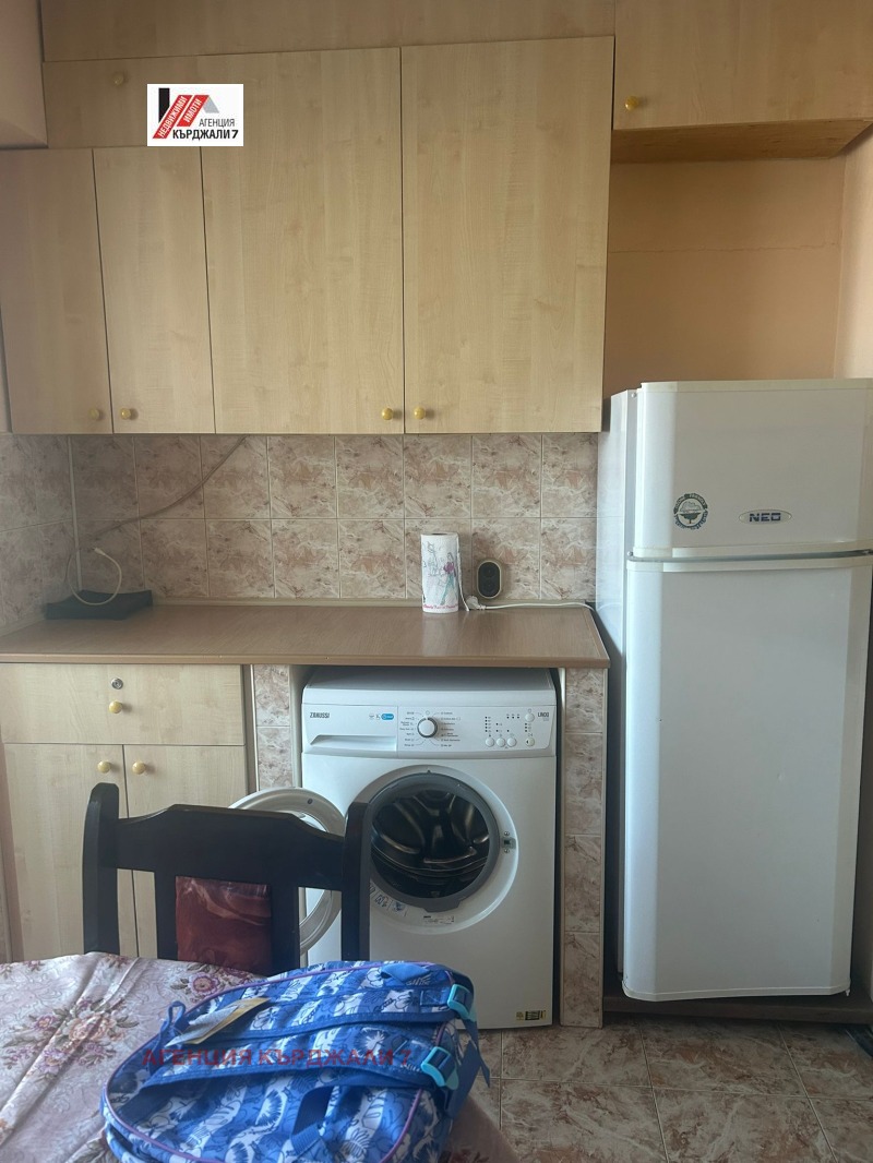 Дава под наем 4-СТАЕН, гр. Кърджали, Веселчане, снимка 6 - Апартаменти - 53228805