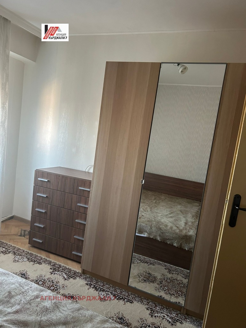 Дава под наем 4-СТАЕН, гр. Кърджали, Веселчане, снимка 4 - Апартаменти - 53228805