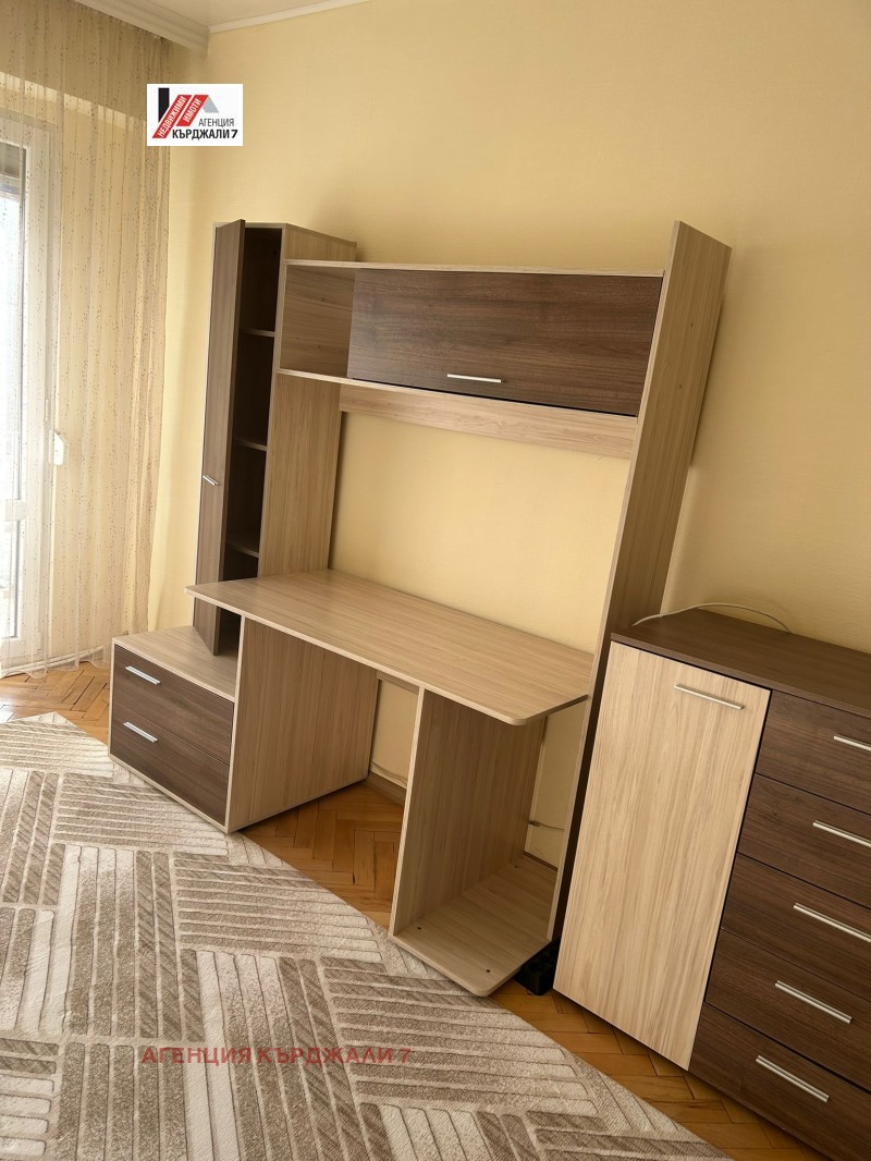 Дава под наем 4-СТАЕН, гр. Кърджали, Веселчане, снимка 2 - Апартаменти - 53228805