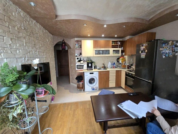 Дава под нем  2-стаен, град Пловдив, Кючук Париж •  350 EUR • ID 80407596 — holmes.bg - [1] 