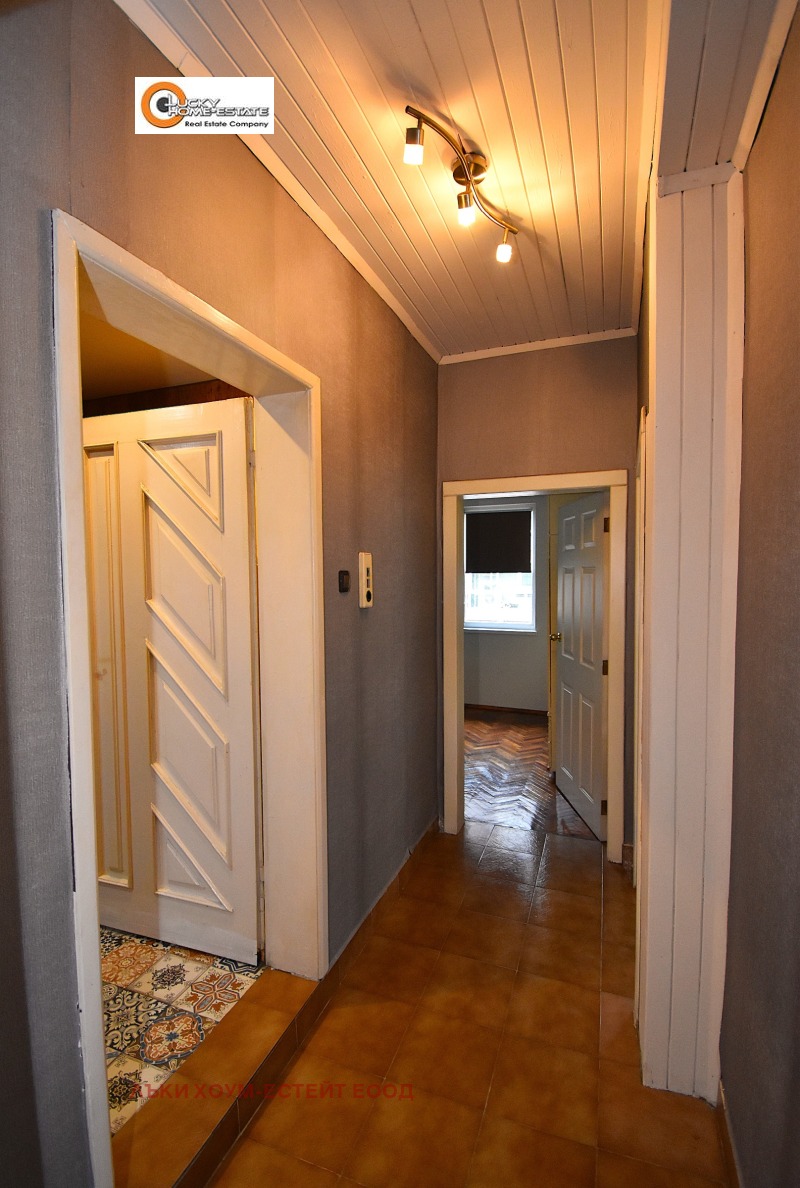 Издаје се  2 спаваће собе Софија , Центар , 80 м2 | 46074320 - слика [2]