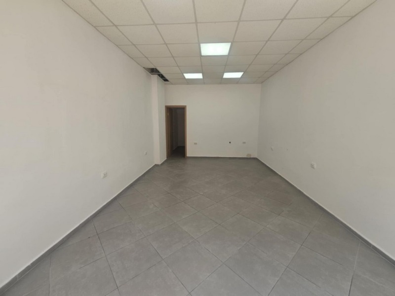 Te huur  Winkel Kardzjali , Tsentar , 40 m² | 49650156 - afbeelding [2]