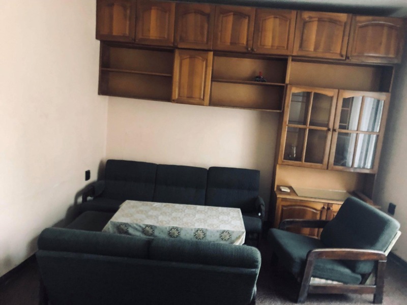 Дава под наем  3-стаен град Пловдив , Кършияка , 90 кв.м | 42511362