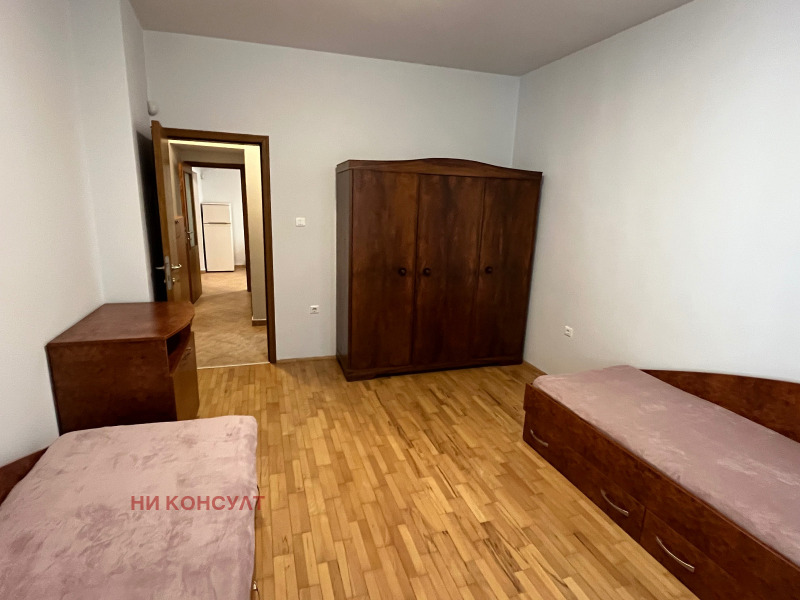 Издаје се  1 спаваћа соба Софија , Центар , 55 м2 | 37917637 - слика [10]