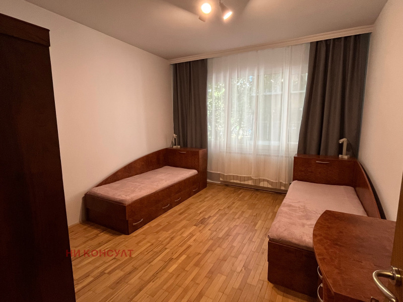 Издаје се  1 спаваћа соба Софија , Центар , 55 м2 | 37917637 - слика [11]