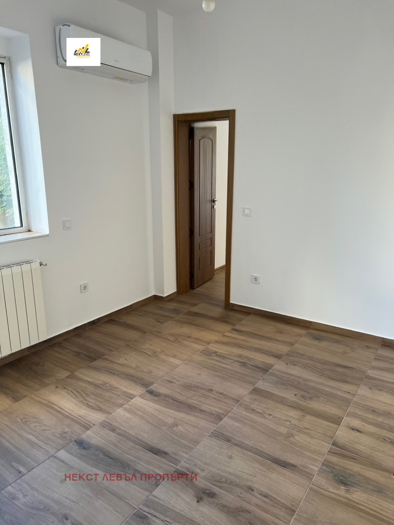 K pronájmu  3 ložnice Sofia , Doktorski pametnik , 108 m2 | 10127330