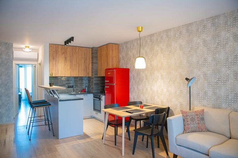 Дава под нем  3-стаен, град София, Център • 1 200 EUR • ID 18421320 — holmes.bg - [1] 