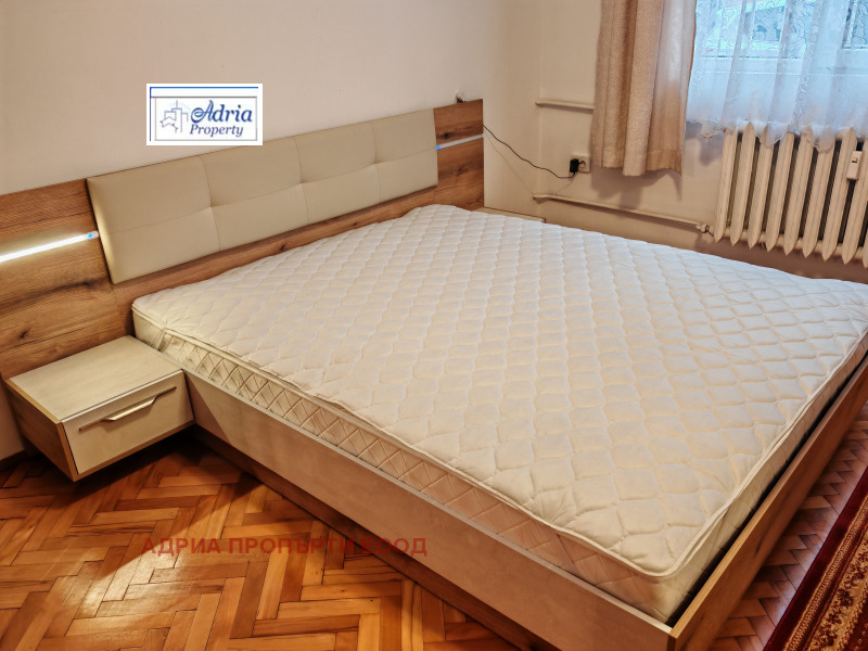 Дава под наем 3-СТАЕН, гр. София, Оборище, снимка 11 - Апартаменти - 52646478