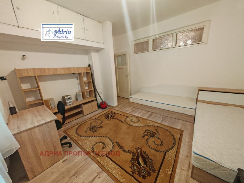 Дава под наем 3-СТАЕН, гр. София, Оборище, снимка 10 - Апартаменти - 52646478