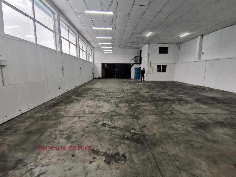 Дава под наем СКЛАД, гр. София, Враждебна