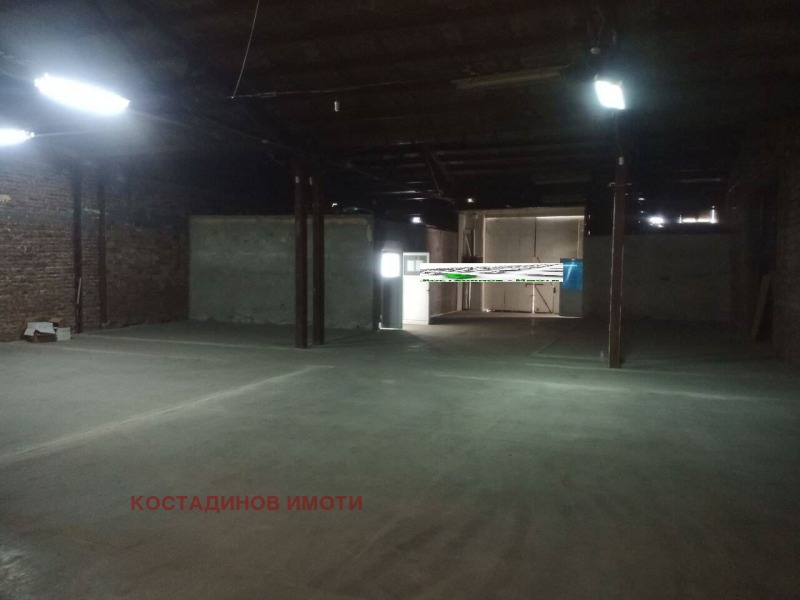 De inchiriat  Depozitare Plovdiv , Industrialna zona - Sever , 400 mp | 33353462