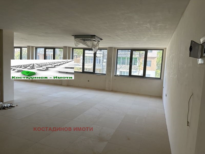 Para alugar  Escritório Plovdiv , Karchiiaka , 221 m² | 14447386 - imagem [3]