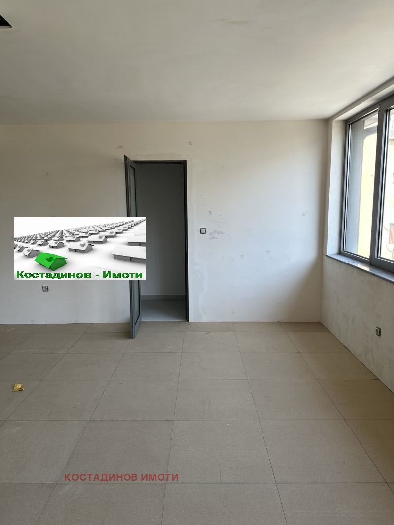 Para alugar  Escritório Plovdiv , Karchiiaka , 221 m² | 14447386 - imagem [6]