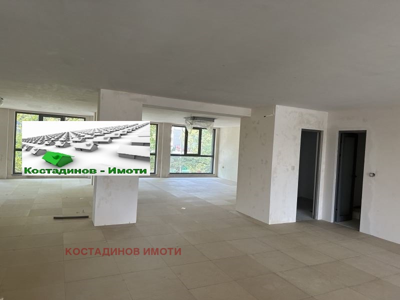 Para alugar  Escritório Plovdiv , Karchiiaka , 221 m² | 14447386