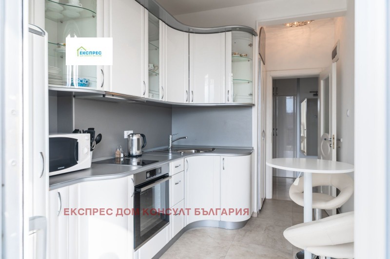 Дава под наем  3-стаен град София , Център , 100 кв.м | 87743947 - изображение [12]