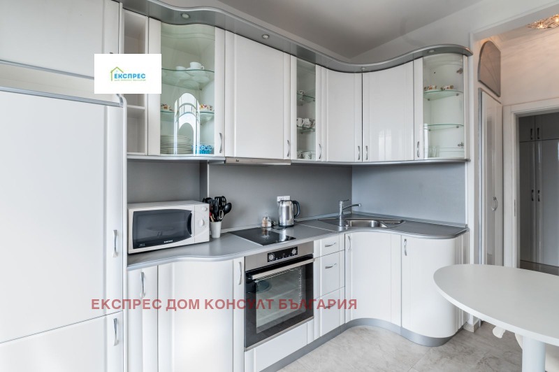 Дава под наем  3-стаен град София , Център , 100 кв.м | 87743947 - изображение [11]