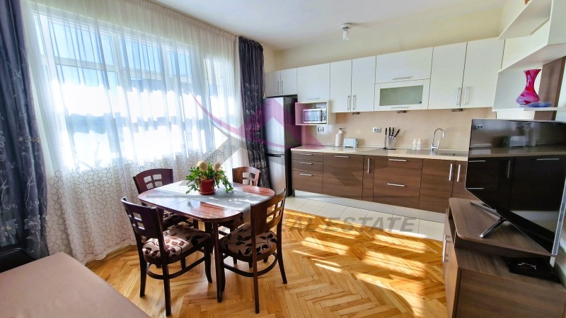 Дава под нем  2-стаен, град Варна, Колхозен пазар •  350 EUR • ID 36790596 — holmes.bg - [1] 