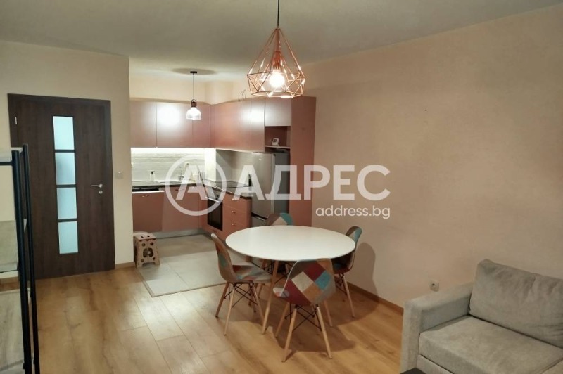 Дава под наем 2-СТАЕН, гр. София, Хладилника