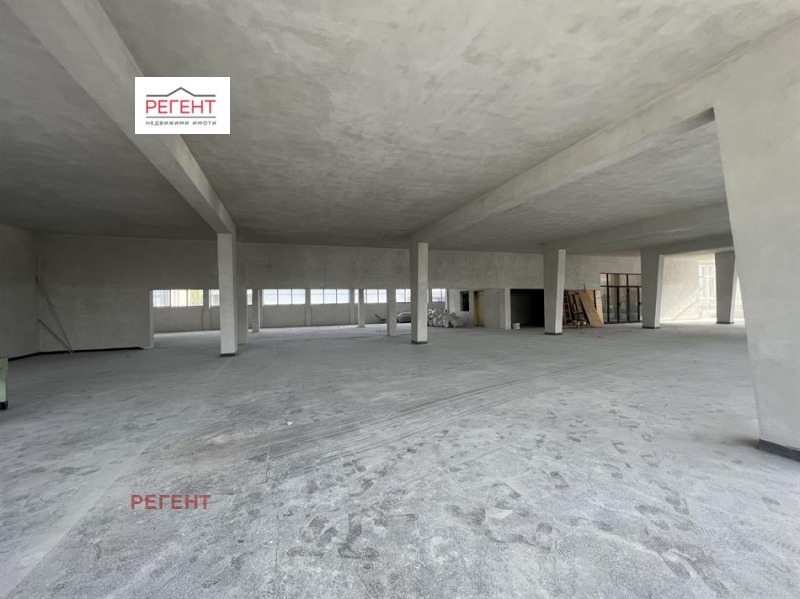 Дава под Наем СКЛАД в град Габрово, Промишлена зона - 1200 кв.м / 1 227.10 € » 2 400 лв., РЕГЕНТ