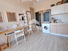 1 chambre Briz, Varna 1