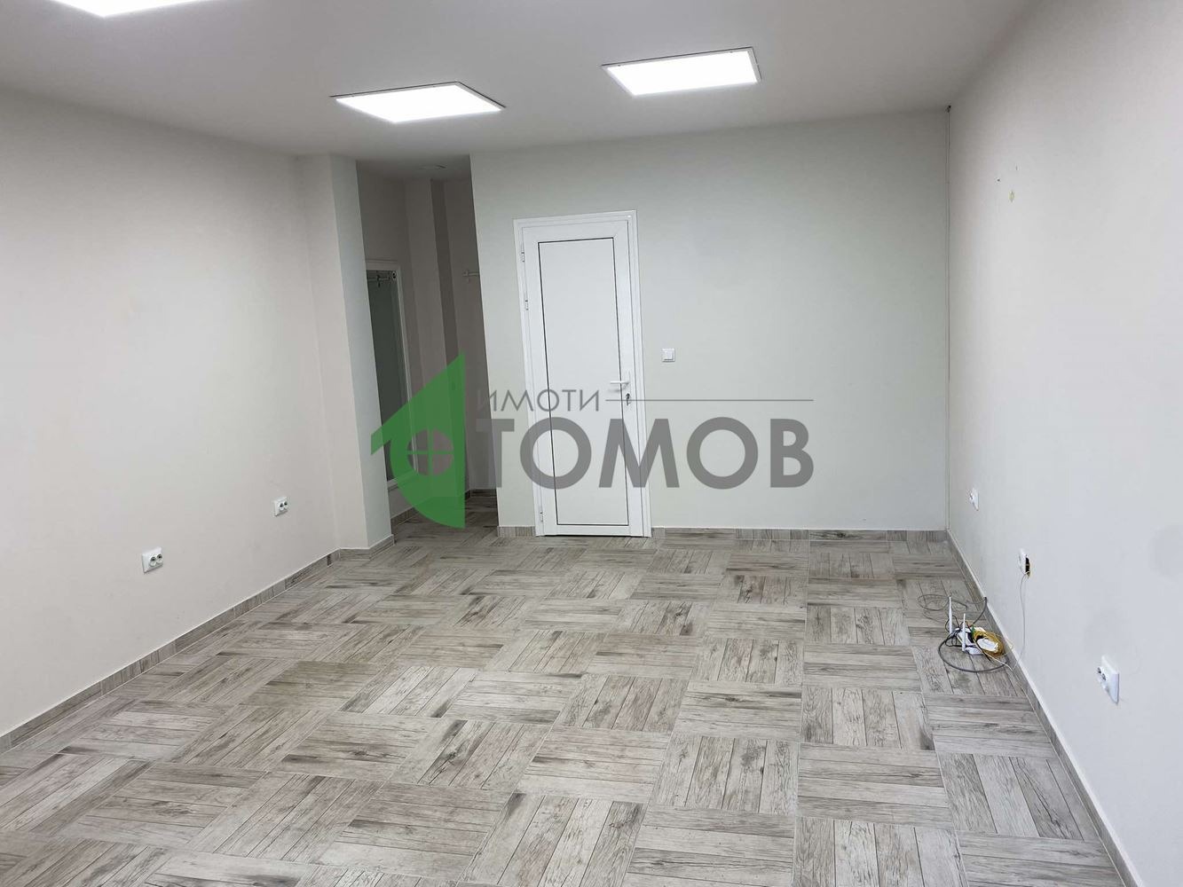 Дава под наем ОФИС, гр. Шумен, Център, снимка 2 - Офиси - 47578255