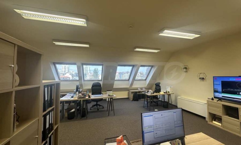 Zu vermieten  Büro Sofia , Zona B-19 , 53 qm | 86906959