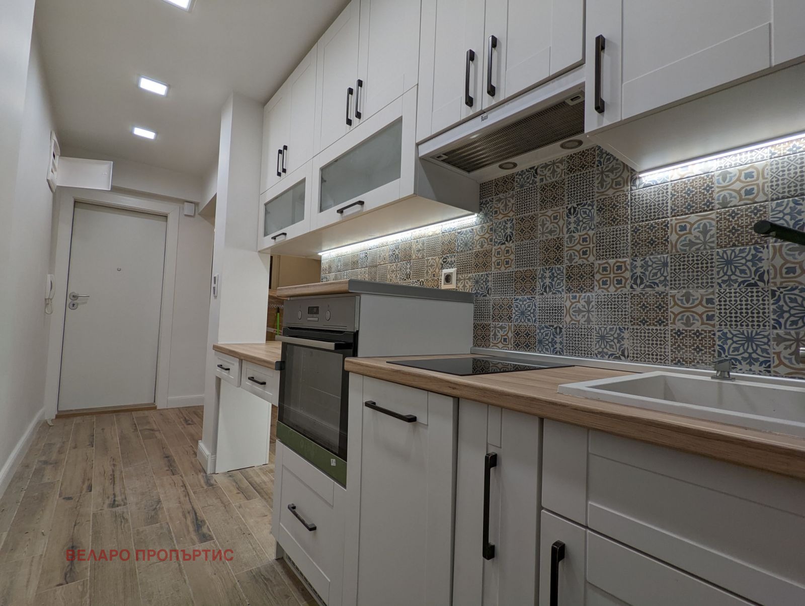 Дава под наем 3-СТАЕН, гр. София, Център, снимка 3 - Апартаменти - 53872223