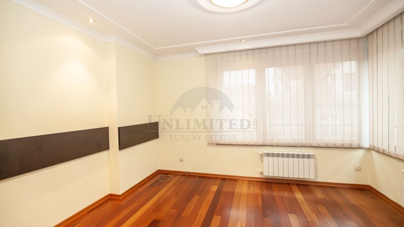 A louer  Maison Sofia , Tsentar , 647 m² | 98099282 - image [12]