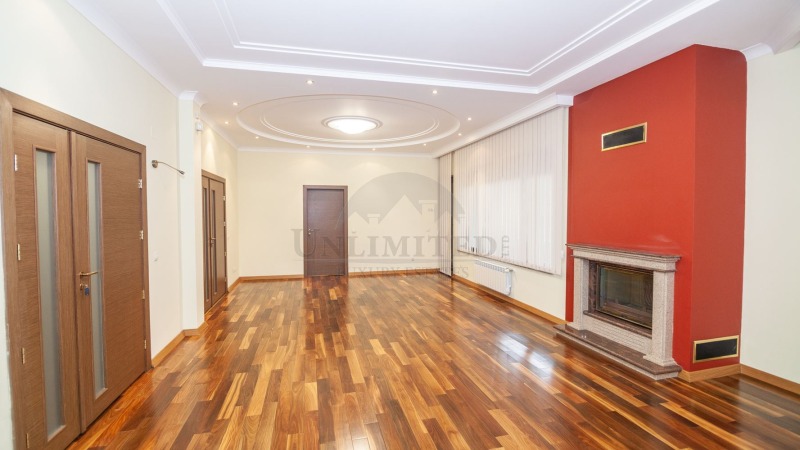 A louer  Maison Sofia , Tsentar , 647 m² | 98099282 - image [7]