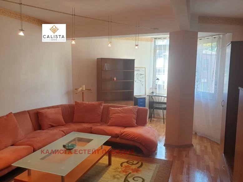 En renta  1 dormitorio Plovdiv , Mladezhki Jalm , 100 metros cuadrados | 24186632