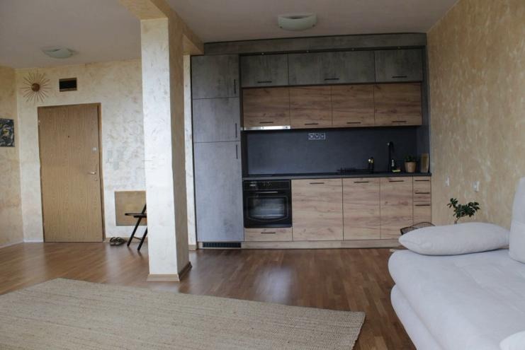 Издаје се  1 спаваћа соба Софија , Младост 3 , 70 м2 | 43490911