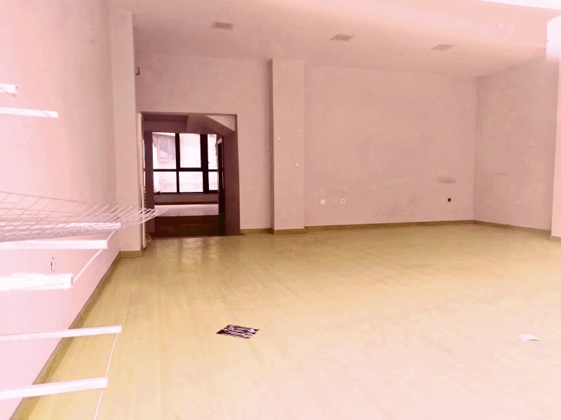 Дава под наем МАГАЗИН, гр. Пловдив, Център, снимка 2 - Магазини - 52926577