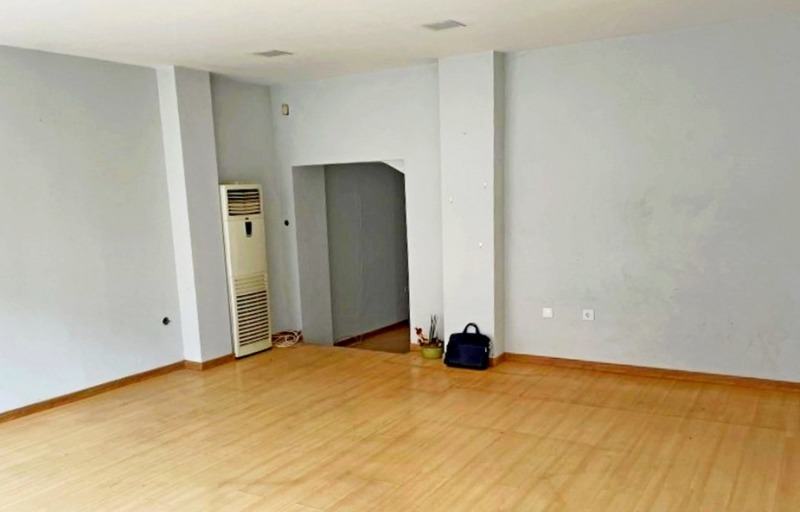 Дава под наем МАГАЗИН, гр. Пловдив, Център